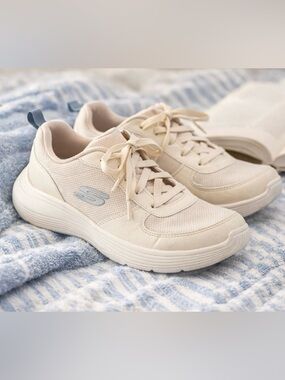 Skechers Comfort Lace-Up Sneakers Cream Beige Walking Shoes Size 7 Lightweight